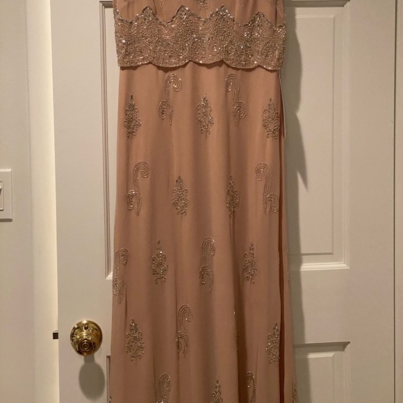 Adrianna Papell Gown - Picture 2 of 4